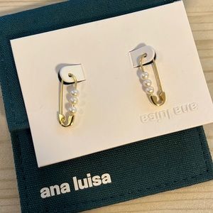 Ana Luisa earrings - Safety pin with pearls (Sia)